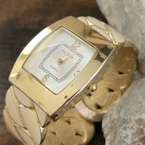 Vintage Watches Geneva Gold Tone Cushion Case Quartz Fashion Watch Womens - Picture 3 of 10